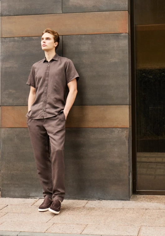 Lark | Brown