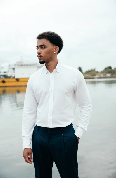 Oliver | White